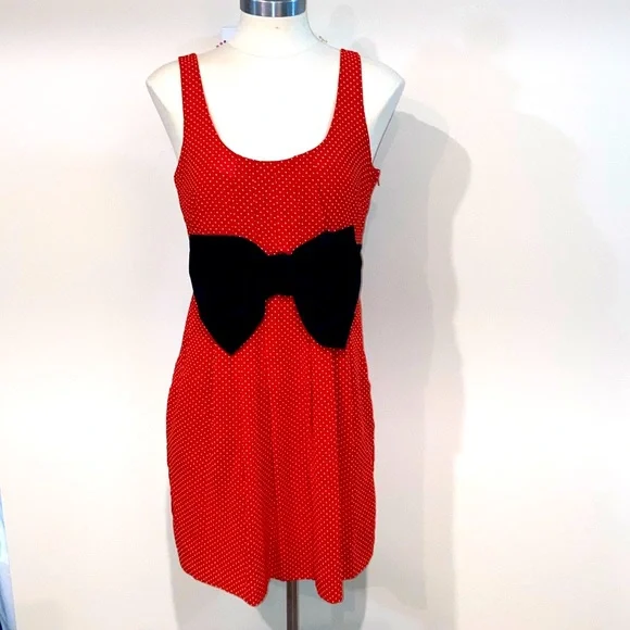 NWT Womens H&M Red Pleated Polka Dot Dress ~ Size 8
